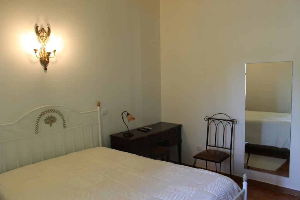 "O Viajante" Low Cost Hotel Estremoz Dış mekan fotoğraf