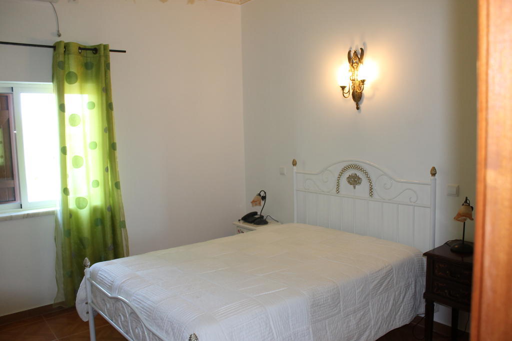 "O Viajante" Low Cost Hotel Estremoz Dış mekan fotoğraf