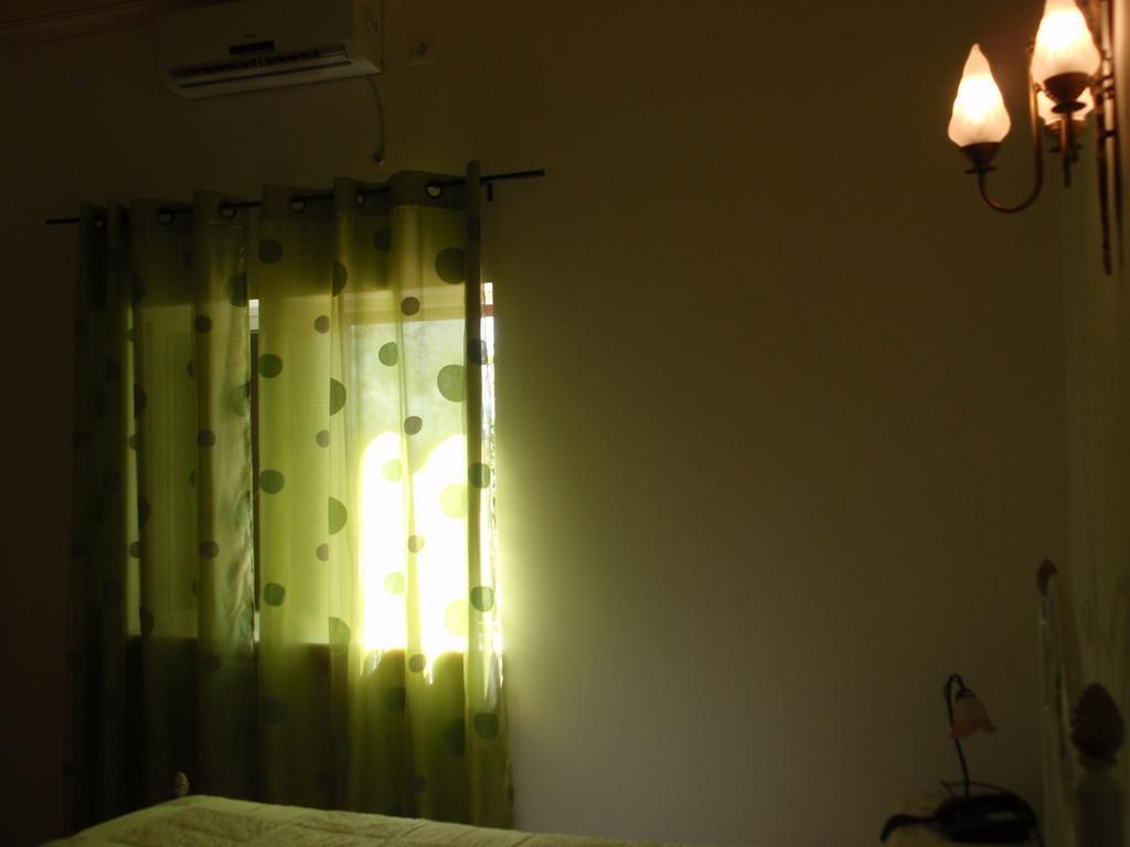 "O Viajante" Low Cost Hotel Estremoz Oda fotoğraf