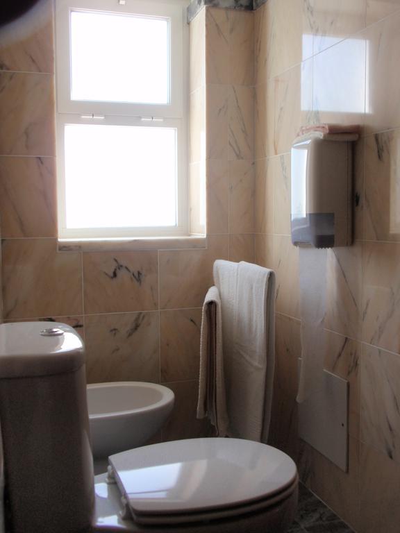 "O Viajante" Low Cost Hotel Estremoz Oda fotoğraf