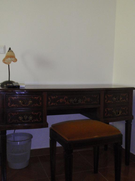 "O Viajante" Low Cost Hotel Estremoz Oda fotoğraf
