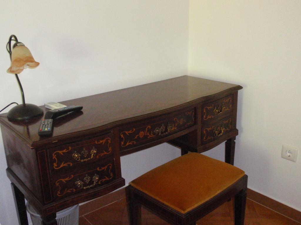 "O Viajante" Low Cost Hotel Estremoz Oda fotoğraf
