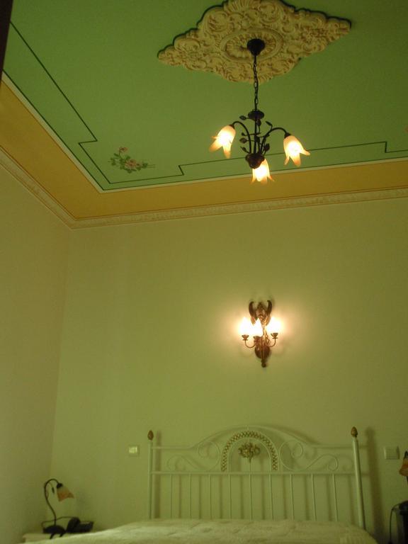 "O Viajante" Low Cost Hotel Estremoz Oda fotoğraf